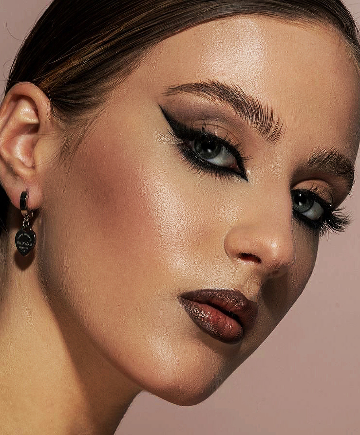 Portrait after skin retouching with RetouchLab